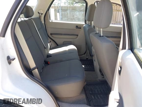 ✅ 2009 Ford Escape XLS • VIN: 1FMCU02729KC96776 • Lot: 42189338. Listed on IAAI with 188,393 mi. Free auction sales archive from the USA and detailed vehicle history report at DreamBid. Image 8.
