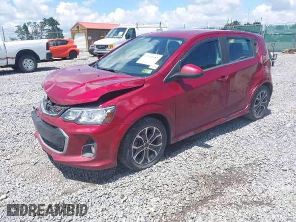 2020 Chevrolet Sonic LT с VIN 1G1JD6SB6L4124936, выставлен на аукционе IAAI как лот 42642451 с пробегом 61 903 миль миль и . История ставок и продаж доступна на DreamBid. Изображение 2.