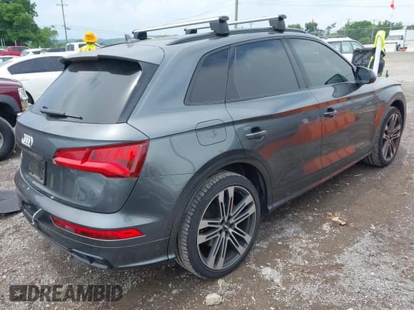 ✅ 2020 Audi SQ5 Prestige • VIN: WA1C4AFY1L2107498 • Lot: 42452364. Listed on IAAI with 32,278 mi. Free auction sales archive from the USA and detailed vehicle history report at DreamBid. Image 4.