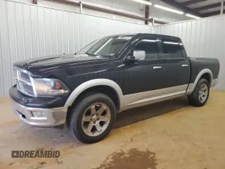 ✅ 2009 Dodge 1500 Laramie • VIN: 1D3HV13T79S779924 • Lot: 61179545. Wystawiony na Copart z przebiegiem 199 955 mil. Bezpłatny archiwum sprzedaży aukcyjnych z USA i szczegółowy raport historii pojazdu na DreamBid. Zdjęcie 1.