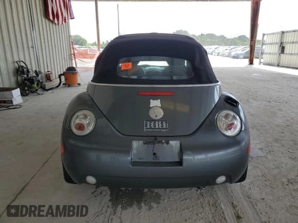 ✅ 2004 Volkswagen Beetle GLS • VIN: 3VWCM31Y64M318339 • Lot: 70225965. Wystawiony na Copart z przebiegiem 85 402 mil. Bezpłatny archiwum sprzedaży aukcyjnych z USA i szczegółowy raport historii pojazdu na DreamBid. Zdjęcie 6.