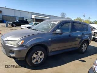 ✅ 2011 Mitsubishi Outlander ES • VIN: JA4AS2AW3BU012064 • Lot: 84272855. Listed on Copart with 159,395 mi. Free auction sales archive from the USA and detailed vehicle history report at DreamBid. Image 1.