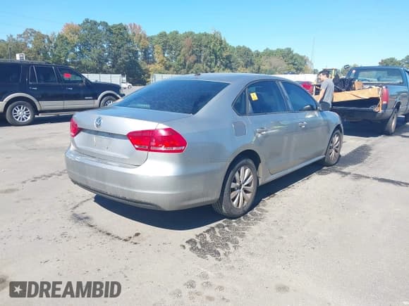 ✅ 2013 Volkswagen Passat S • VIN: 1VWAH7A35DC044284 • Lot: 43500396. Listed on IAAI with 185,372 mi. Free auction sales archive from the USA and detailed vehicle history report at DreamBid. Image 4.