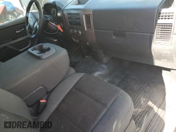 ✅ 2015 Nissan Titan S • VIN: 1N6BA0CHXFN503518 • Lot: 91105185. Wystawiony na Copart z przebiegiem 130 177 mil. Bezpłatny archiwum sprzedaży aukcyjnych z USA i szczegółowy raport historii pojazdu na DreamBid. Zdjęcie 8.