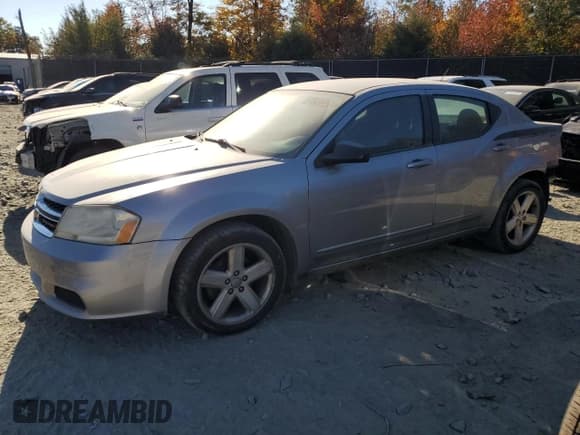 ✅ 2013 Dodge Avenger SE • VIN: 1C3CDZAB0DN712608 • Лот: 77006684. Опубликован ранее на Copart с пробегом 167 399 миль. Бесплатный доступ к архиву аукционных продаж из США и подробный отчёт об истории автомобиля на DreamBid. Изображение 1.