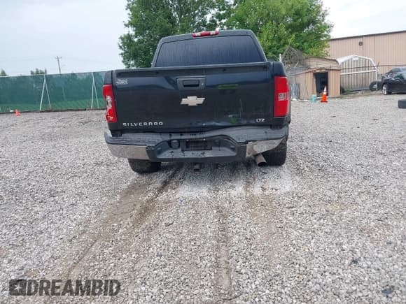 ✅ 2008 Chevrolet Silverado 1500 LTZ • VIN: 2GCFK13Y081168300 • Lot: 42696049. Listed on IAAI with 183,339 mi. Free auction sales archive from the USA and detailed vehicle history report at DreamBid. Image 6.