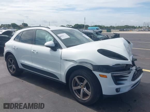 ✅ 2018 Porsche Macan • VIN: WP1AA2A55JLB22746 • Lot: 42639417. Wystawiony na IAAI z przebiegiem 28 269 mil. Bezpłatny archiwum sprzedaży aukcyjnych z USA i szczegółowy raport historii pojazdu na DreamBid. Zdjęcie 1.