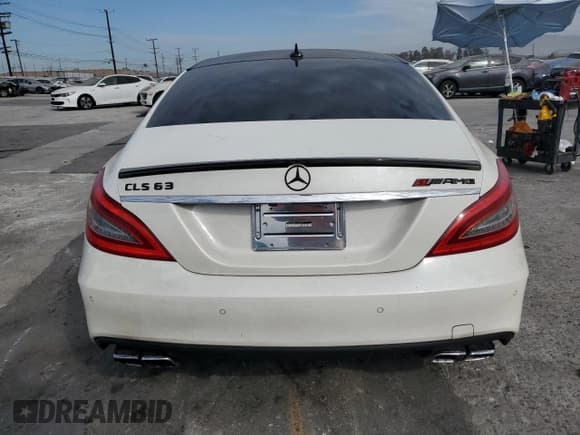 ✅ 2015 Mercedes-Benz CLS 63 S AMG • VIN: WDDLJ7GB8FA139781 • Lot: 71228445. Wystawiony na Copart z przebiegiem 85 468 mil. Bezpłatny archiwum sprzedaży aukcyjnych z USA i szczegółowy raport historii pojazdu na DreamBid. Zdjęcie 6.
