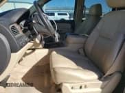 ✅ 2008 Chevrolet Suburban LTZ • VIN: 3GNFK16378G286889 • Lot: 89491935. Wystawiony na Copart z przebiegiem 227 268 mil. Bezpłatny archiwum sprzedaży aukcyjnych z USA i szczegółowy raport historii pojazdu na DreamBid. Zdjęcie 7.