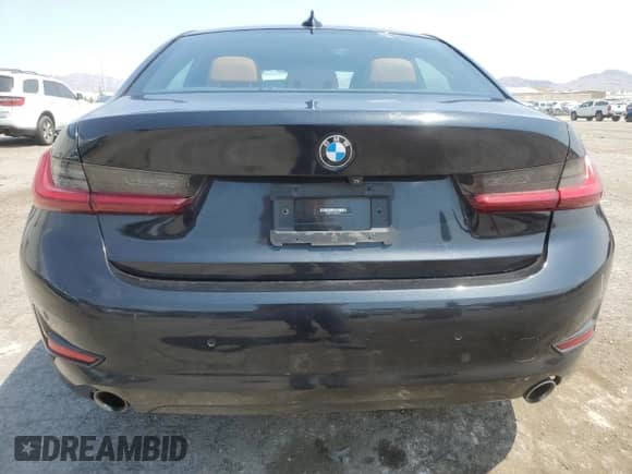 2022 BMW 3 Series 330i z VIN 3MW5R1J07N8C37031, wystawiony jako Copart lot #64571865 z przebiegiem 70 832 mil mil oraz Szkoda całkowita • Salvage title. Historia ofert i sprzedaży dostępna na DreamBid. Obrazek 6.