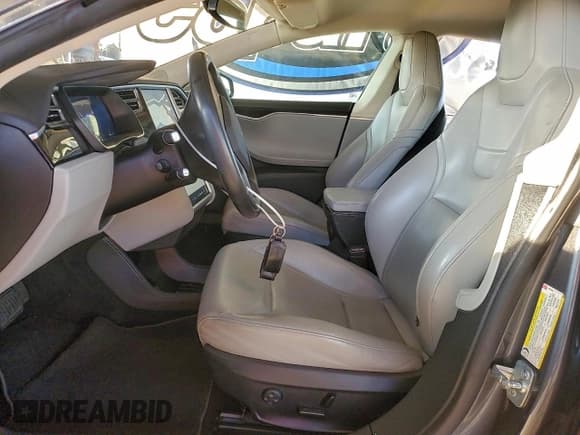 ✅ 2015 Tesla Model S 85 • VIN: 5YJSA1H1XFF091538 • Лот: 95718125. Опубликован ранее на Copart с пробегом 136 482 миль. Бесплатный доступ к архиву аукционных продаж из США и подробный отчёт об истории автомобиля на DreamBid. Изображение 7.