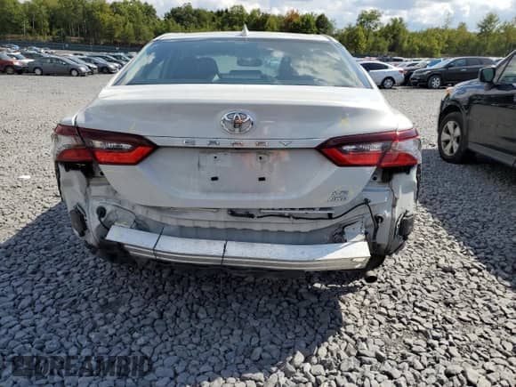 2022 Toyota Camry LE with VIN 4T1R11BK5NU055998, listed as a Copart auction lot 71433375 with 42,943 mi miles and Salvage title. Bid and sale history available at DreamBid. Image 6.