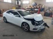 ✅ 2015 Volvo S60 T6 R-Design Platinum • VIN: YV1902THXF2313472 • Lot: 41454201. Wystawiony na IAAI z przebiegiem 64 106 mil. Bezpłatny archiwum sprzedaży aukcyjnych z USA i szczegółowy raport historii pojazdu na DreamBid. Zdjęcie 1.