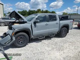 ✅ 2025 Nissan Frontier Pro-4X • VIN: 1N6ED1EK7SN639330 • Лот: 70421195. Опубликован ранее на Copart с пробегом 300 миль. Бесплатный доступ к архиву аукционных продаж из США и подробный отчёт об истории автомобиля на DreamBid. Изображение 1.