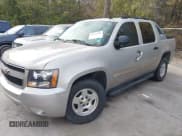 ✅ 2007 Chevrolet Avalanche LS • VIN: 3GNEC12097G194217 • Lot: 43755704. Listed on IAAI with 165,645 mi. Free auction sales archive from the USA and detailed vehicle history report at DreamBid. Image 2.