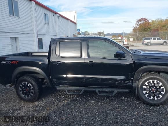 ✅ 2023 Nissan Frontier Pro-4X • VIN: 1N6ED1EK5PN670499 • Лот: 43522644. Опубликован ранее на IAAI с пробегом 45 037 миль. Бесплатный доступ к архиву аукционных продаж из США и подробный отчёт об истории автомобиля на DreamBid. Изображение 13.