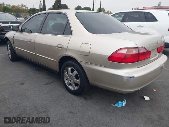 ✅ 2000 Honda Accord SE • VIN: JHMCG5674YC026426 • Lot: 43001114. Listed on IAAI with 204,167 mi. Free auction sales archive from the USA and detailed vehicle history report at DreamBid. Image 3.