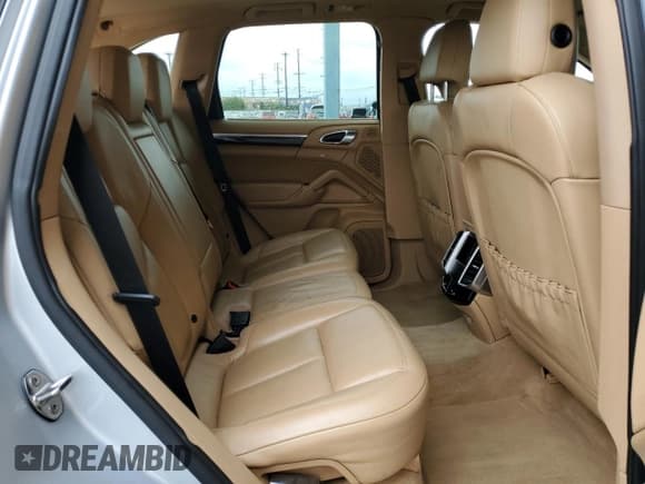 ✅ 2012 Porsche Cayenne S • VIN: WP1AB2A20CLA44561 • Lot: 81902525. Wystawiony na Copart z przebiegiem 101 445 mil. Bezpłatny archiwum sprzedaży aukcyjnych z USA i szczegółowy raport historii pojazdu na DreamBid. Zdjęcie 10.