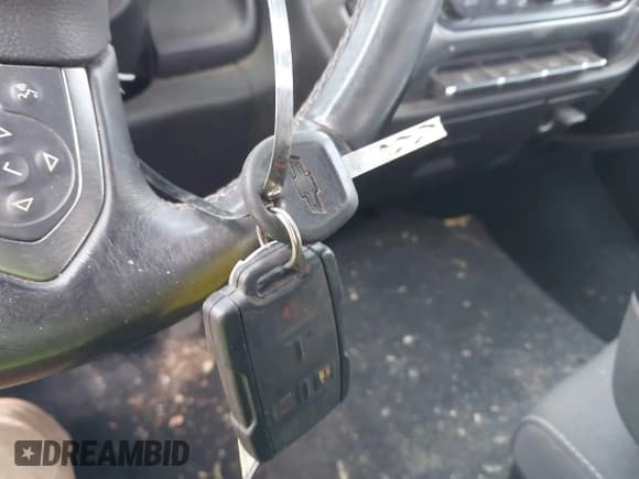 ✅ 2019 Chevrolet Silverado 1500 LT • VIN: 2GCVKPEC8K1230355 • Lot: 41124133. Wystawiony na IAAI z przebiegiem 135 034 mil. Bezpłatny archiwum sprzedaży aukcyjnych z USA i szczegółowy raport historii pojazdu na DreamBid. Zdjęcie 11.