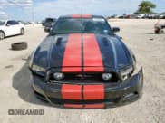 ✅ 2013 Ford Mustang GT • VIN: 1ZVBP8CF0D5244885 • Lot: 85490005. Wystawiony na Copart z przebiegiem 108 200 mil. Bezpłatny archiwum sprzedaży aukcyjnych z USA i szczegółowy raport historii pojazdu na DreamBid. Zdjęcie 5.