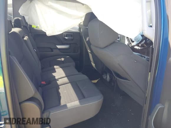 ✅ 2018 Chevrolet Silverado 1500 LT • VIN: 3GCPCREC7JG356648 • Lot: 43140800. Wystawiony na IAAI z przebiegiem Nie podano. Bezpłatny archiwum sprzedaży aukcyjnych z USA i szczegółowy raport historii pojazdu na DreamBid. Zdjęcie 8.