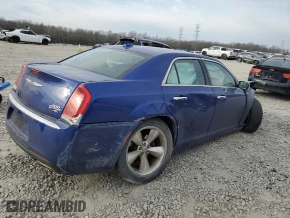 ✅ 2019 Chrysler 300 Limited • VIN: 2C3CCAEG8KH501804 • Лот: 47610635. Опубликован ранее на Copart с пробегом 232 047 миль. Бесплатный доступ к архиву аукционных продаж из США и подробный отчёт об истории автомобиля на DreamBid. Изображение 3.