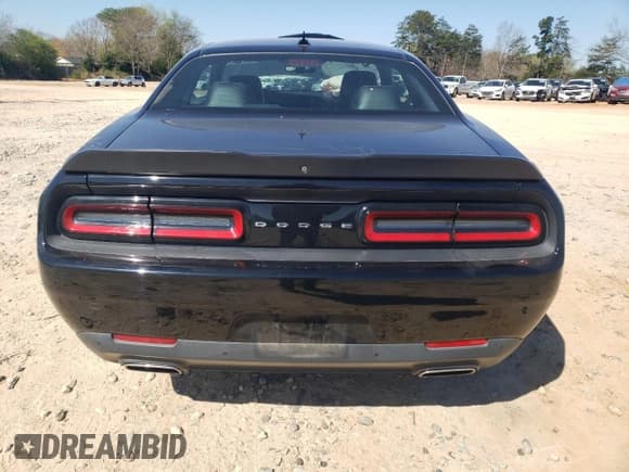 ✅ 2018 Dodge Challenger SXT Plus • VIN: 2C3CDZAG3JH246401 • Lot: 47779734. Wystawiony na Copart z przebiegiem 42 211 mil. Bezpłatny archiwum sprzedaży aukcyjnych z USA i szczegółowy raport historii pojazdu na DreamBid. Zdjęcie 6.
