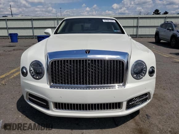 ✅ 2017 Bentley Mulsanne • VIN: SCBBG7ZH0HC003239 • Lot: 67981225. Wystawiony na Copart z przebiegiem 38 848 mil. Bezpłatny archiwum sprzedaży aukcyjnych z USA i szczegółowy raport historii pojazdu na DreamBid. Zdjęcie 5.