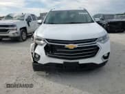 ✅ 2020 Chevrolet Traverse LT Cloth • VIN: 1GNERGKW6LJ266392 • Lot: 80154145. Wystawiony na Copart z przebiegiem 150 319 mil. Bezpłatny archiwum sprzedaży aukcyjnych z USA i szczegółowy raport historii pojazdu na DreamBid. Zdjęcie 14.