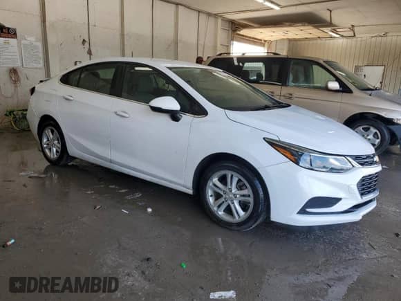 ✅ 2018 Chevrolet Cruze LT • VIN: 1G1BE5SM2J7234472 • Лот: 63101265. Опубликован ранее на Copart с пробегом 124 172 миль. Бесплатный доступ к архиву аукционных продаж из США и подробный отчёт об истории автомобиля на DreamBid. Изображение 4.