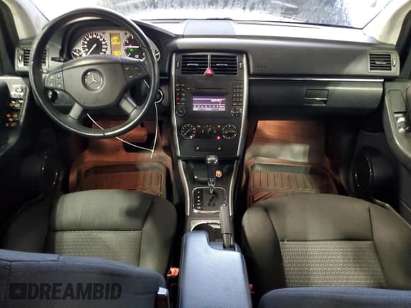 ✅ 2011 Mercedes-Benz B 200 • VIN: WDDFH3DB7BJ704568 • Лот: 80433995. Опубликован ранее на Copart с пробегом 129 442 миль. Бесплатный доступ к архиву аукционных продаж из США и подробный отчёт об истории автомобиля на DreamBid. Изображение 8.