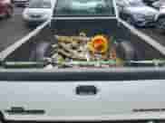 2004 Chevrolet Silverado 1500 z VIN 1GCEC14X94Z169266, wystawiony jako Copart lot #60687205 z przebiegiem Nie podano mil oraz Czysty tytuł • Clean title. Historia ofert i sprzedaży dostępna na DreamBid. Obrazek 10.