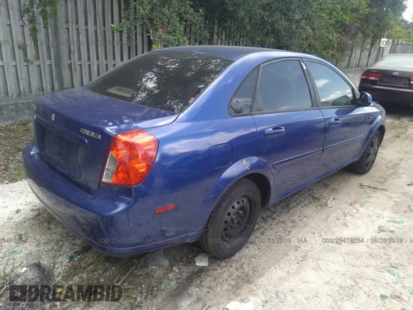 ✅ 2006 Suzuki Forenza • VIN: KL5JD56Z96K360480 • Lot: 25478254. Wystawiony na IAAI z przebiegiem 227 745 mil. Bezpłatny archiwum sprzedaży aukcyjnych z USA i szczegółowy raport historii pojazdu na DreamBid. Zdjęcie 4.