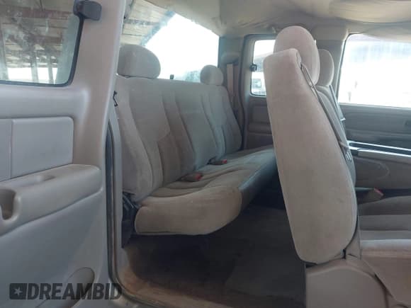 ✅ 2003 Chevrolet Silverado 2500HD LS • VIN: 1GCHC29U13E353706 • Lot: 42398034. Wystawiony na IAAI z przebiegiem 205 065 mil. Bezpłatny archiwum sprzedaży aukcyjnych z USA i szczegółowy raport historii pojazdu na DreamBid. Zdjęcie 8.