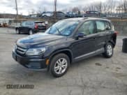 ✅ 2016 Volkswagen Tiguan S • VIN: WVGAV7AX2GW583023 • Лот: 92668535. Опубликован ранее на Copart с пробегом 70 121 миль. Бесплатный доступ к архиву аукционных продаж из США и подробный отчёт об истории автомобиля на DreamBid. Изображение 1.