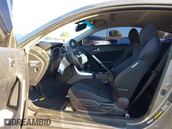 2010 Hyundai Genesis Coupe Premium with VIN KMHHT6KD5AU026757, listed as a IAAI auction lot 43295010 with 97,366 mi miles and . Bid and sale history available at DreamBid. Image 5.