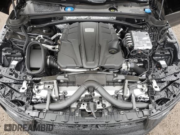 ✅ 2025 Porsche Macan Turbo • VIN: WP1AF2A51SLB52202 • Lot: 90082045. Wystawiony na Copart z przebiegiem 6 060 mil. Bezpłatny archiwum sprzedaży aukcyjnych z USA i szczegółowy raport historii pojazdu na DreamBid. Zdjęcie 12.