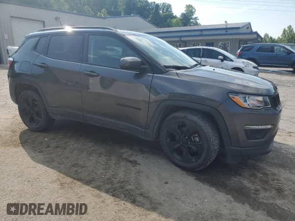 2021 Jeep Compass Altitude с VIN 3C4NJCBB3MT587161, выставлен на аукционе Copart как лот 63782175 с пробегом 91 437 миль миль и Списание • Salvage title. История ставок и продаж доступна на DreamBid. Изображение 4.
