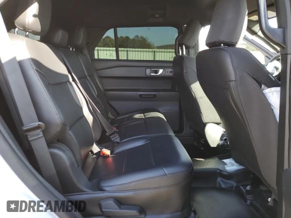 ✅ 2024 Ford Police Interceptor Utility • VIN: 1FM5K8AB5RGA23076 • Lot: 43662505. Wystawiony na Copart z przebiegiem 2 578 mil. Bezpłatny archiwum sprzedaży aukcyjnych z USA i szczegółowy raport historii pojazdu na DreamBid. Zdjęcie 11.