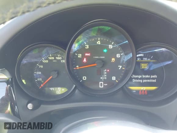 ✅ 2021 Porsche Macan • VIN: WP1AA2A57MLB10702 • Lot: 42697207. Wystawiony na IAAI z przebiegiem 44 119 mil. Bezpłatny archiwum sprzedaży aukcyjnych z USA i szczegółowy raport historii pojazdu na DreamBid. Zdjęcie 7.