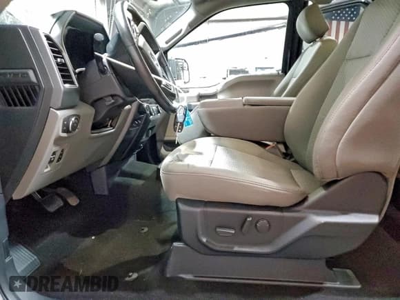 ✅ 2019 Ford F-150 XL • VIN: 1FTFX1E57KFA43007 • Лот: 94539285. Опубликован ранее на Copart с пробегом 87 362 миль. Бесплатный доступ к архиву аукционных продаж из США и подробный отчёт об истории автомобиля на DreamBid. Изображение 7.