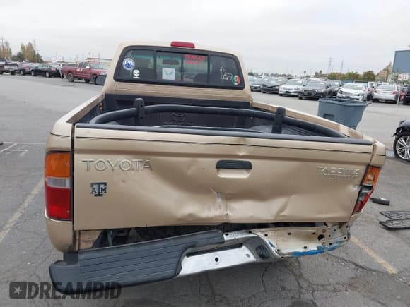 ✅ 2000 Toyota Tacoma PreRunner • VIN: 5TESN92N2YZ710794 • Lot: 43525076. Wystawiony na IAAI z przebiegiem 292 896 mil. Bezpłatny archiwum sprzedaży aukcyjnych z USA i szczegółowy raport historii pojazdu na DreamBid. Zdjęcie 16.