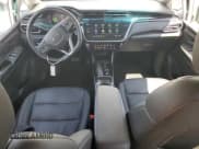 ✅ 2023 Chevrolet Bolt EV 2LT • VIN: 1G1FX6S09P4185747 • Lot: 61297454. Wystawiony na Copart z przebiegiem 20 760 mil. Bezpłatny archiwum sprzedaży aukcyjnych z USA i szczegółowy raport historii pojazdu na DreamBid. Zdjęcie 8.