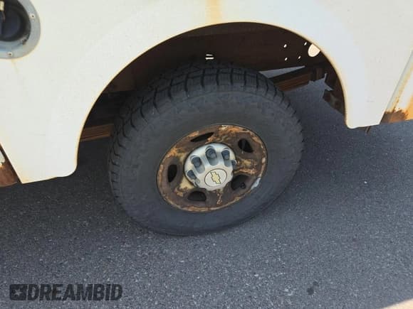 ✅ 2005 Chevrolet Silverado 2500HD • VIN: 1GBHK24U85E322261 • Lot: 42712804. Wystawiony na IAAI z przebiegiem 144 919 mil. Bezpłatny archiwum sprzedaży aukcyjnych z USA i szczegółowy raport historii pojazdu na DreamBid. Zdjęcie 1.