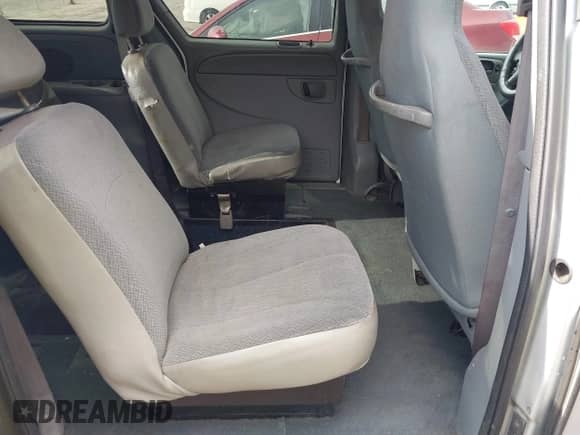 2004 Dodge Caravan SXT z VIN 1D4GP45R84B533235, wystawiony jako IAAI lot #42463887 z przebiegiem 215 027 mil mil oraz . Historia ofert i sprzedaży dostępna na DreamBid. Obrazek 8.