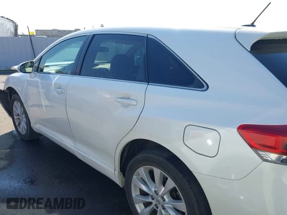 ✅ 2013 Toyota Venza LE • VIN: 4T3ZA3BB8DU075874 • Lot: 43558054. Listed on IAAI with 187,901 mi. Free auction sales archive from the USA and detailed vehicle history report at DreamBid. Image 14.