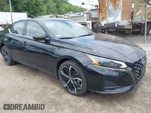 ✅ 2024 Nissan Altima SR • VIN: 1N4BL4CW2RN402390 • Лот: 42537536. Опубликован ранее на IAAI с пробегом 20 915 миль. Бесплатный доступ к архиву аукционных продаж из США и подробный отчёт об истории автомобиля на DreamBid. Изображение 1.