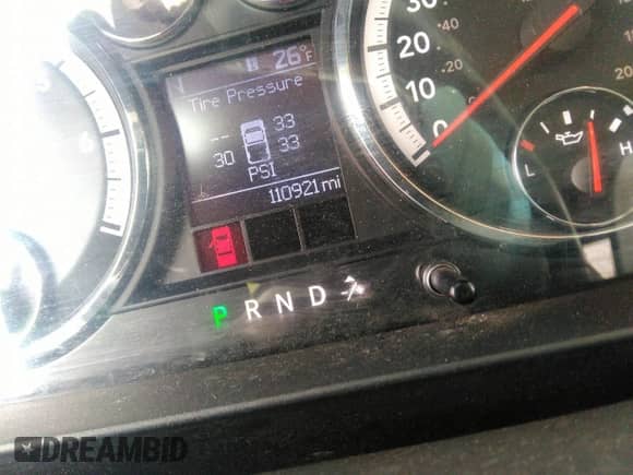 2010 Dodge 1500 Sport z VIN 1D7RV1CT2AS104134, wystawiony jako IAAI lot #41628600 z przebiegiem 110 921 mil mil oraz . Historia ofert i sprzedaży dostępna na DreamBid. Obrazek 15.