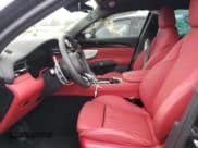 ✅ 2023 Maserati Grecale Modena • VIN: ZN682AVM3P7422553 • Lot: 43583623. Wystawiony na Copart z przebiegiem Nie podano. Bezpłatny archiwum sprzedaży aukcyjnych z USA i szczegółowy raport historii pojazdu na DreamBid. Zdjęcie 7.