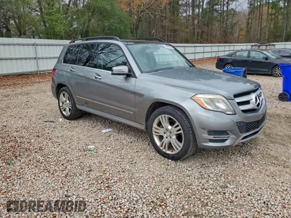 ✅ 2013 Mercedes-Benz GLK 350 • VIN: WDCGG5HB6DG013310 • Lot: 94417265. Wystawiony na Copart z przebiegiem 209 733 mil. Bezpłatny archiwum sprzedaży aukcyjnych z USA i szczegółowy raport historii pojazdu na DreamBid. Zdjęcie 4.